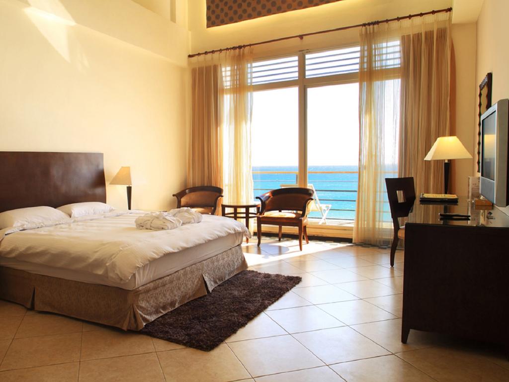 Chateau Beach Resort