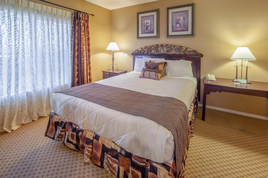 Holiday Inn David Walley's Resort