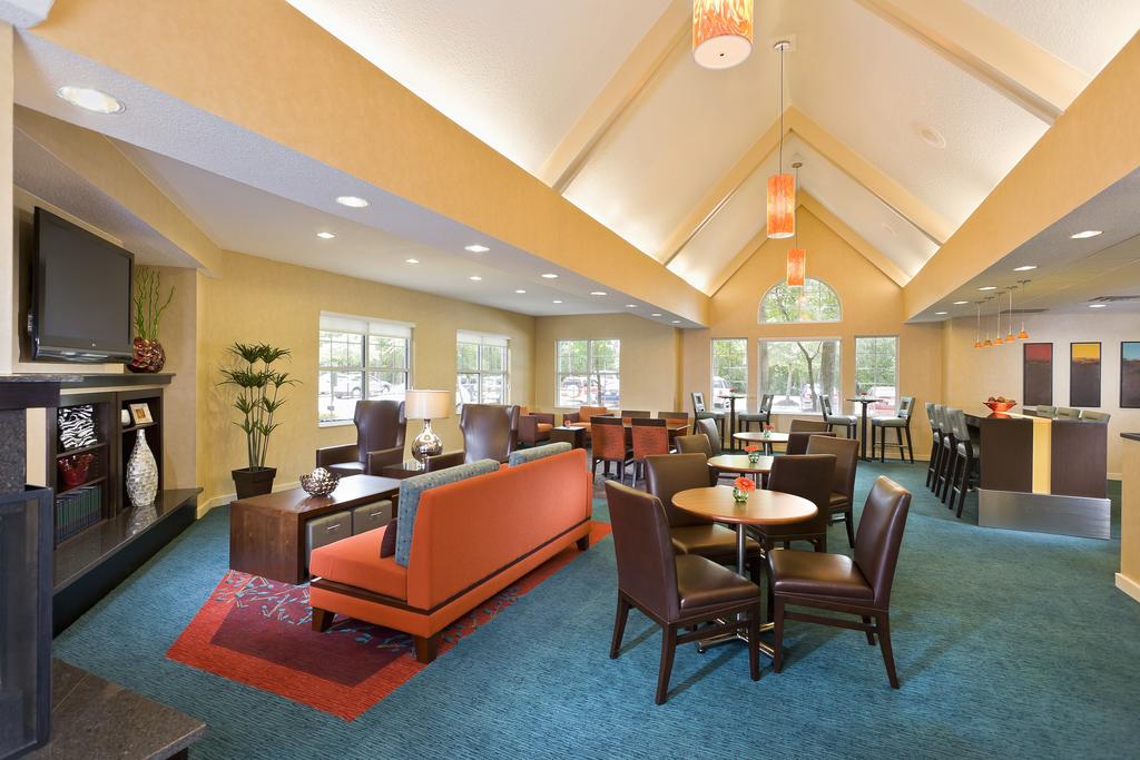 Residence Inn Houston The Woodlands / Lake Front Circle