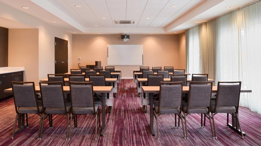 Courtyard by Marriott Toledo North