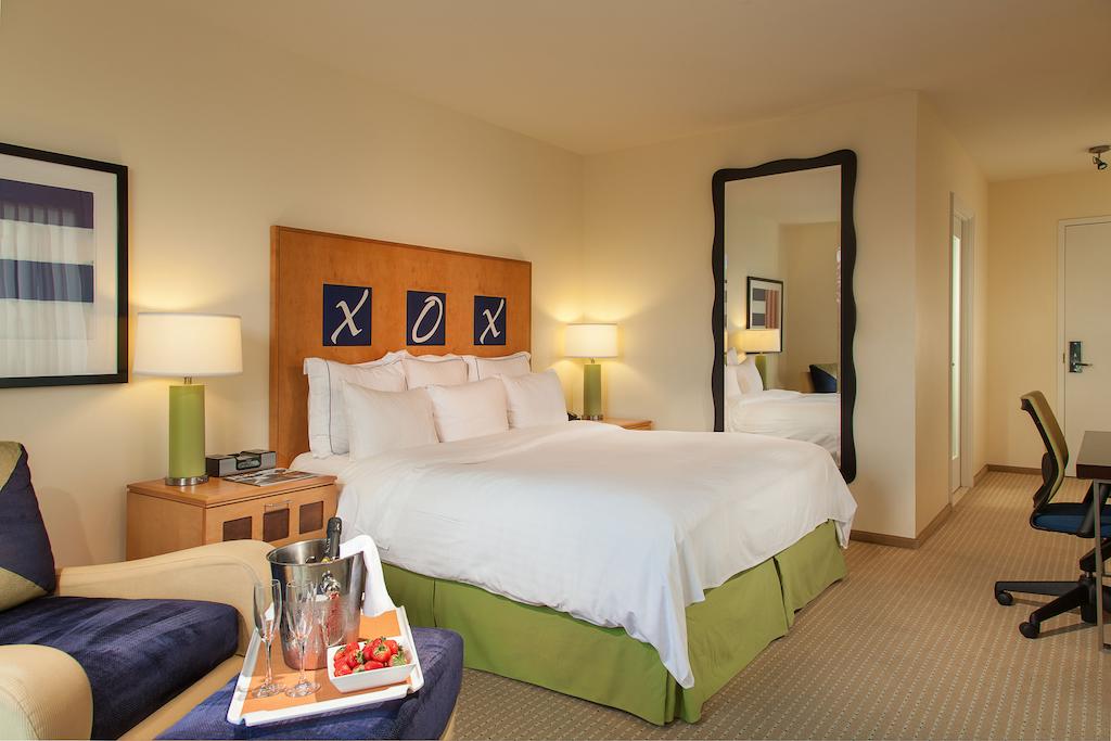 Renaissance Walnut Creek Hotel