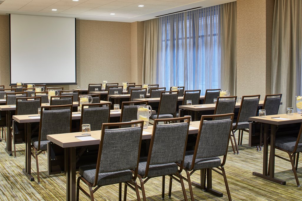 Courtyard by Marriott Baltimore Downtown/McHenry Row
