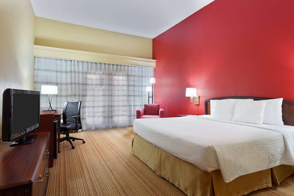 Courtyard by Marriott Chesapeake