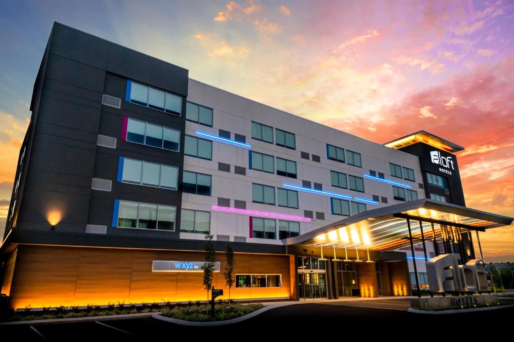 Aloft Knoxville West