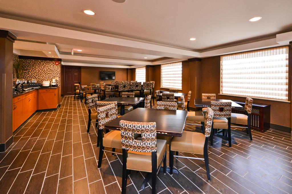 Best Western Plus Glenview-Chicagoland Inn & Suites