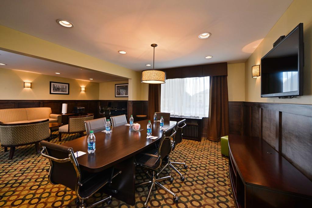 Best Western Plus Glenview-Chicagoland Inn & Suites
