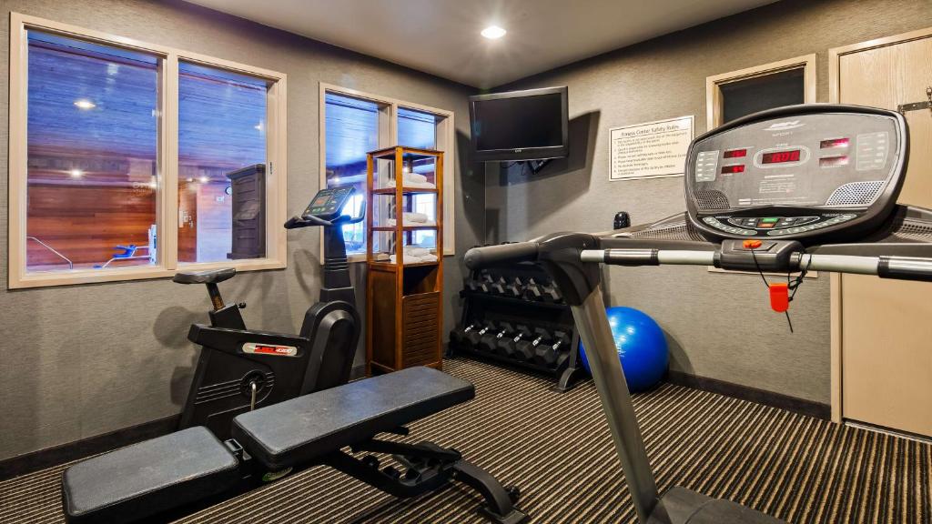 Best Western Plus Rama Inn and Suites