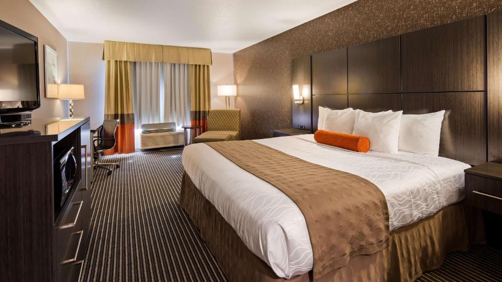 Best Western Plus Rama Inn and Suites