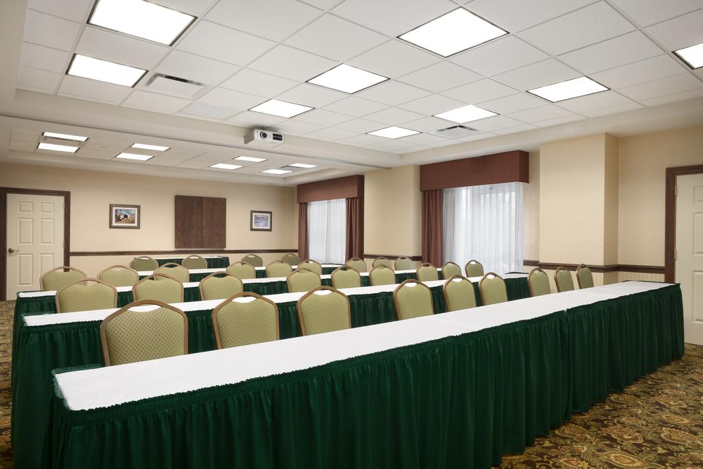 Country Inn & Suites by Radisson, State College (Penn State Area), PA
