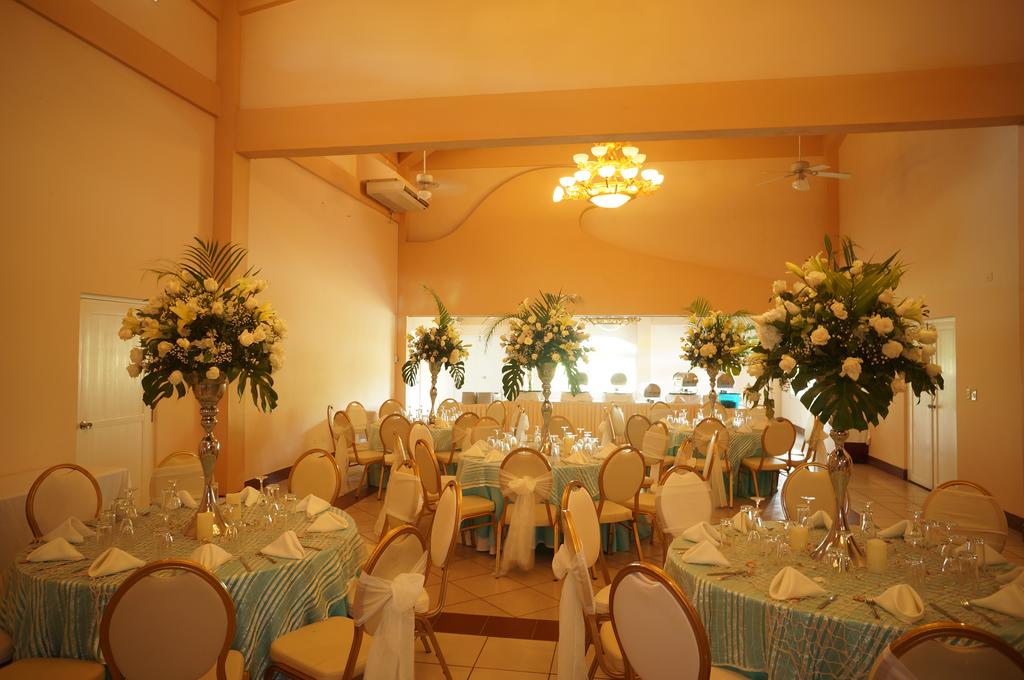 Las Olas Resort