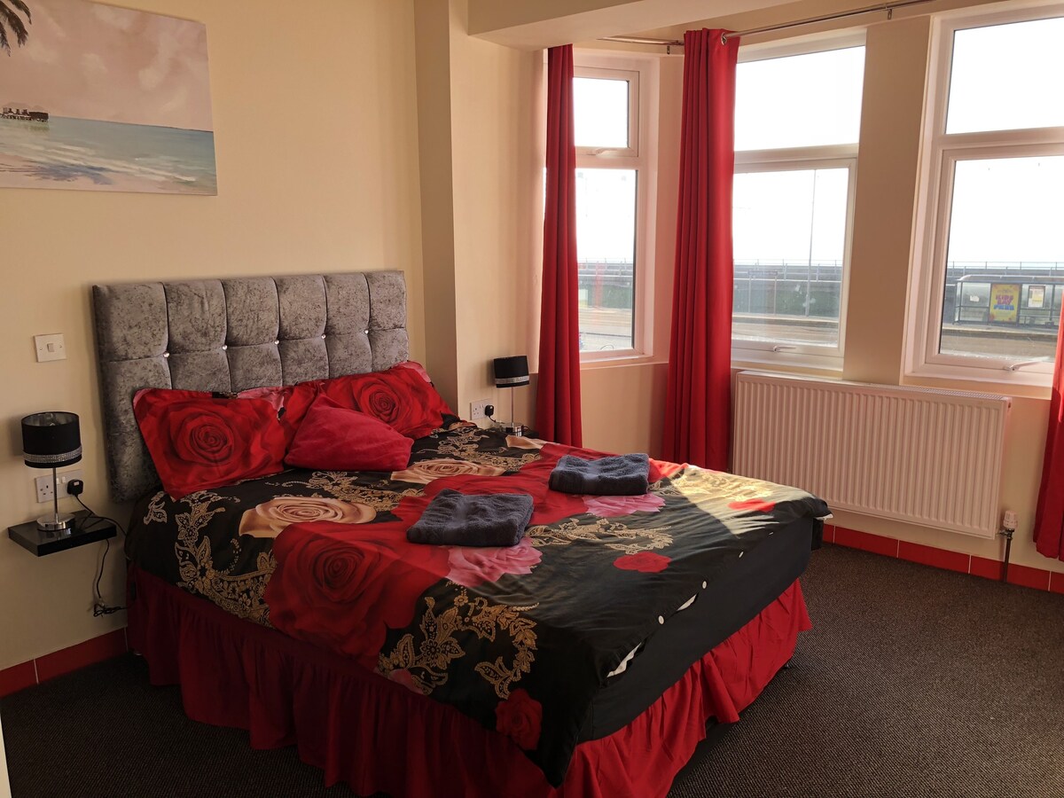 Red Roomz Hotel