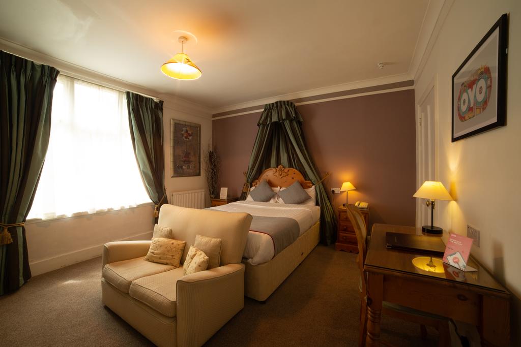 Fines Bayliwick Hotel