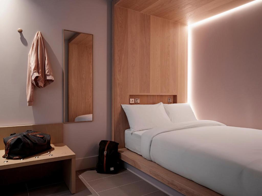 Zedwell Piccadilly