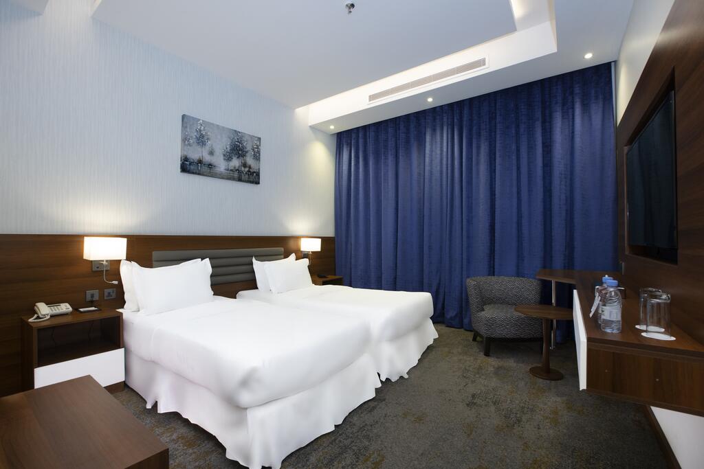 Eva Hotel