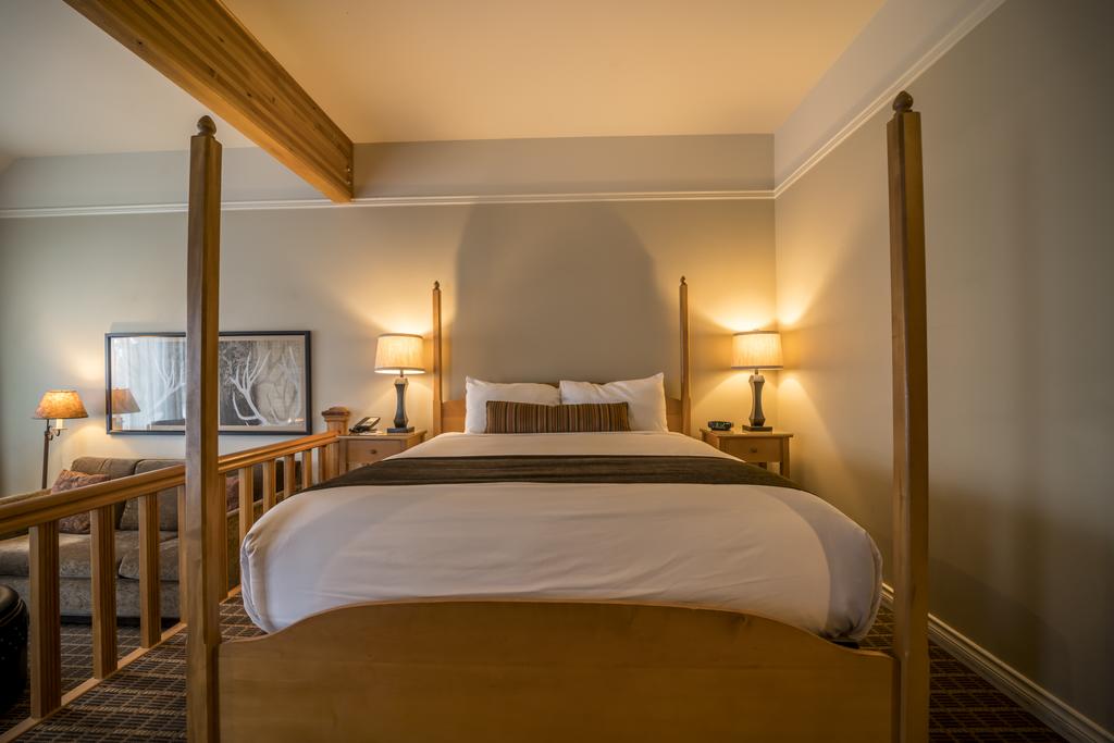 Pine Ridge Inn