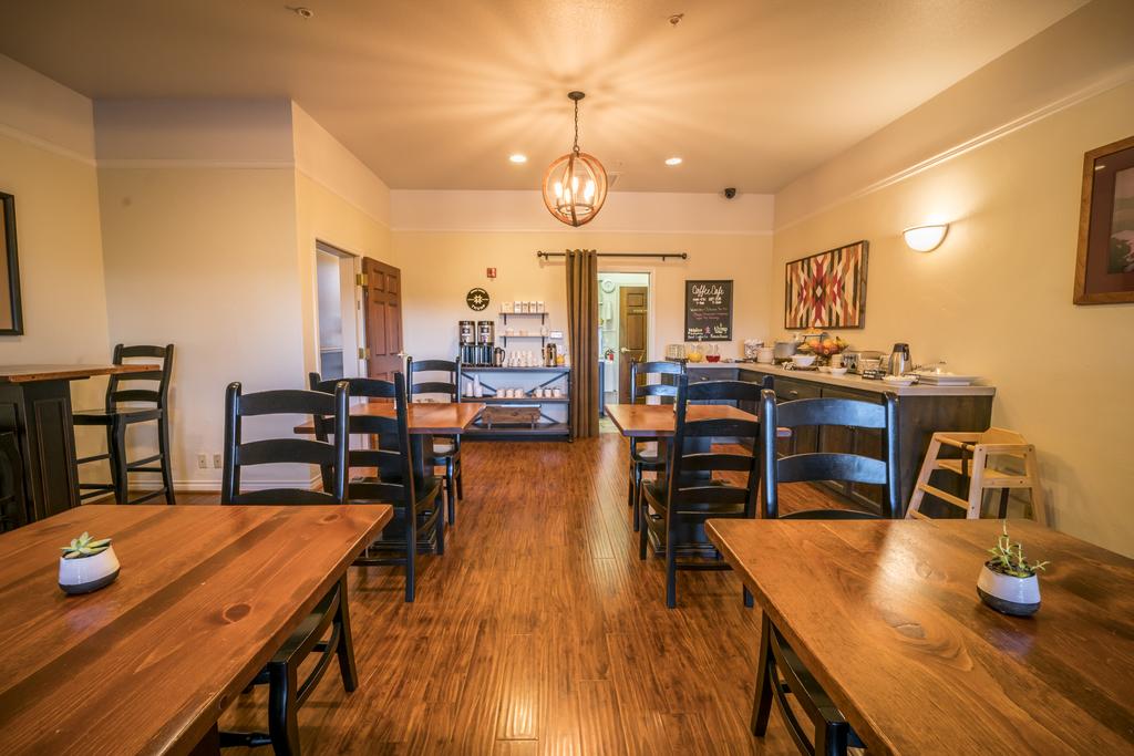 Pine Ridge Inn