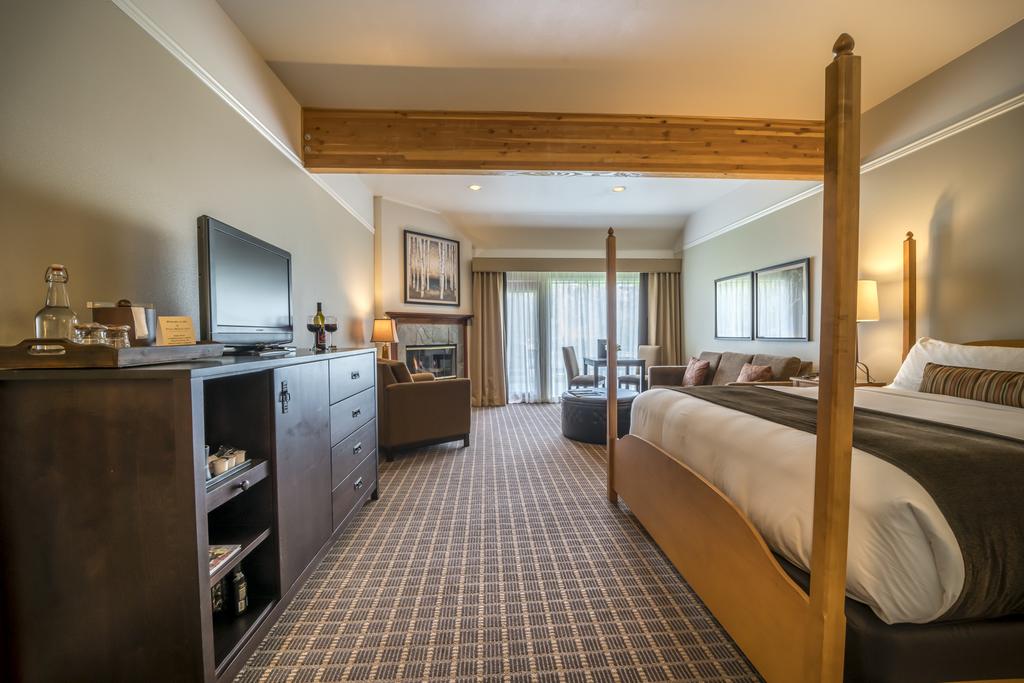 Pine Ridge Inn