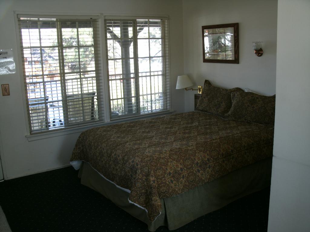 Robinhood Resort