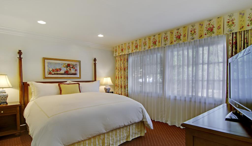 Wayside Inn
