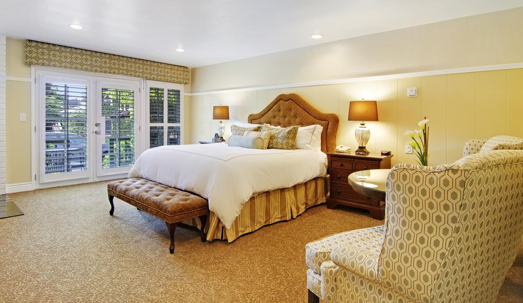 Wayside Inn