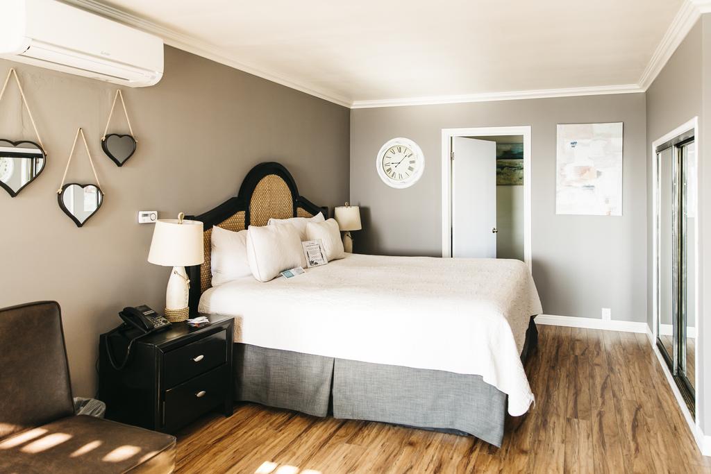 Seaside Laguna Inn & Suites Hotel
