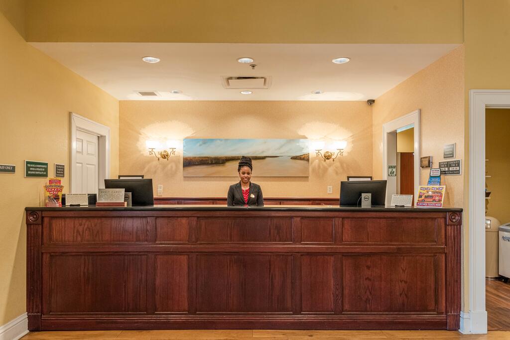 Natchez Grand Hotel & Suites On the River