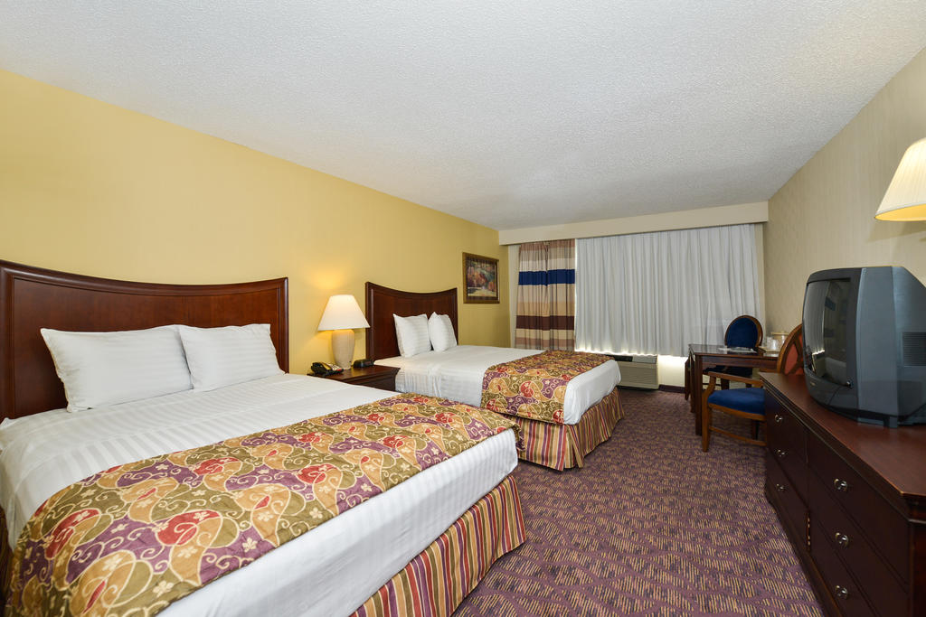 Lamplighter Inn & Suites - South