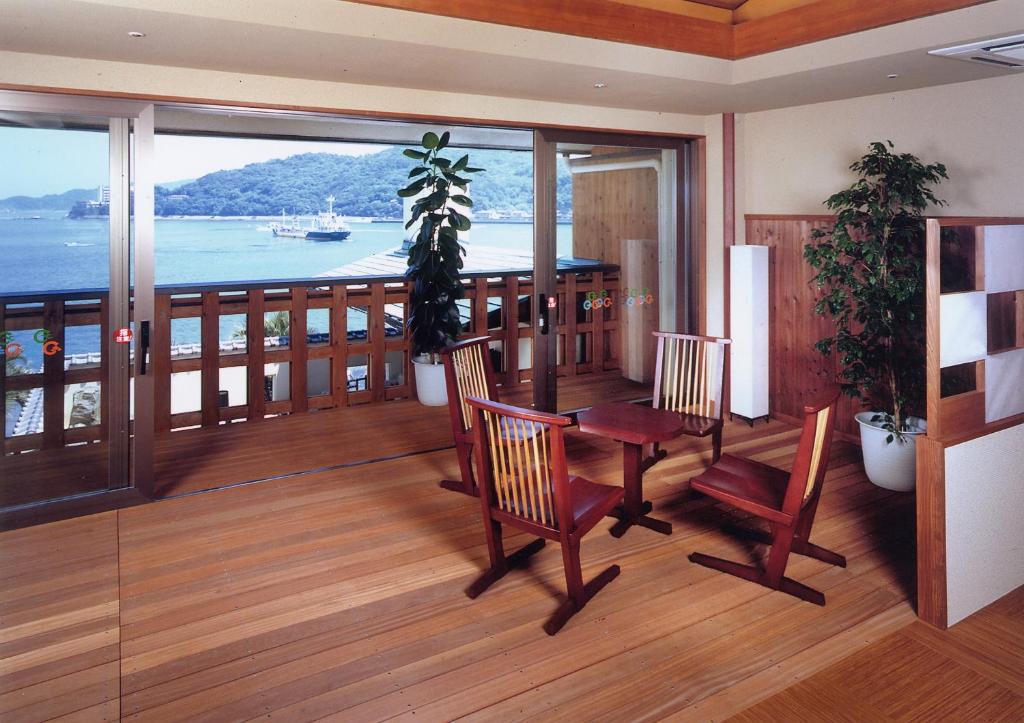 Toba Seaside Hotel