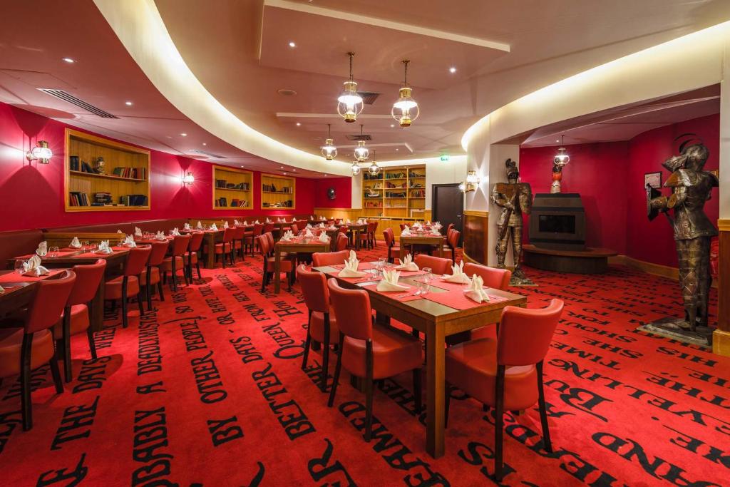 Explorers Hotel at Disneyland® Paris