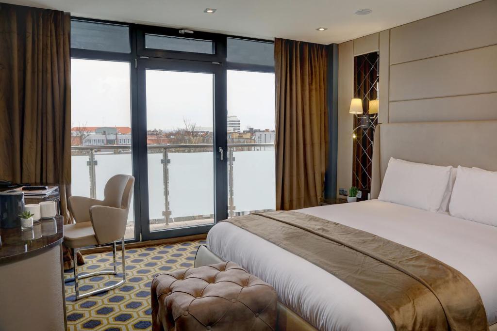 BW Signature Collection Putney Hotel