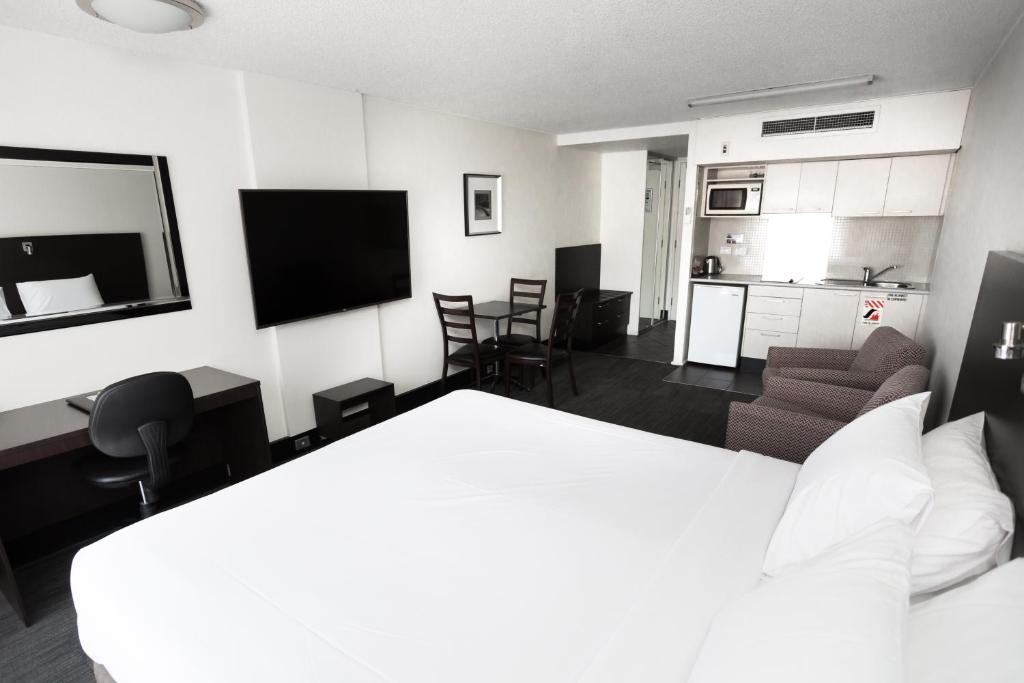 St. Ives Motel Apartments
