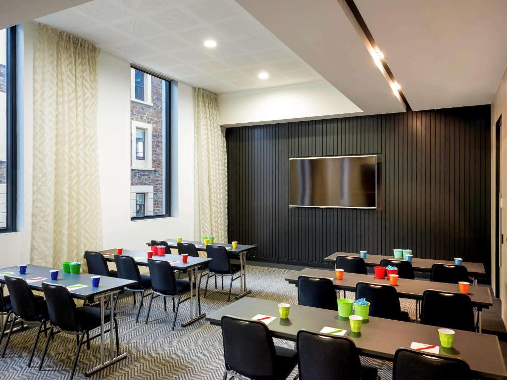 ibis Adelaide