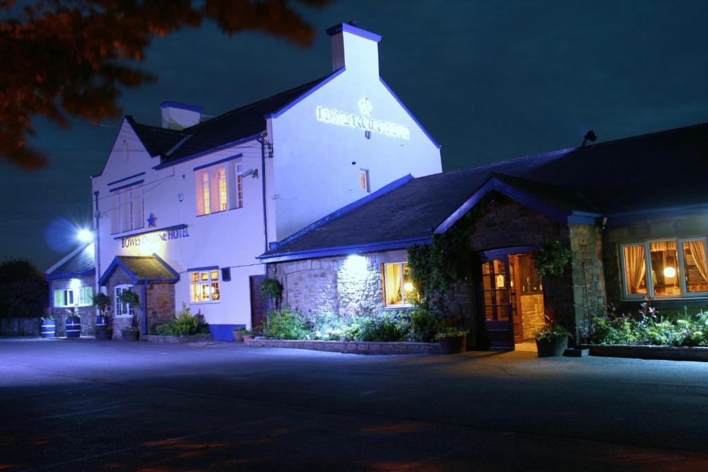 Bowes Incline Hotel