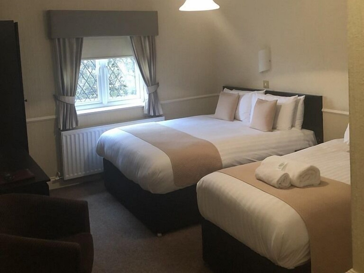 Bowes Incline Hotel