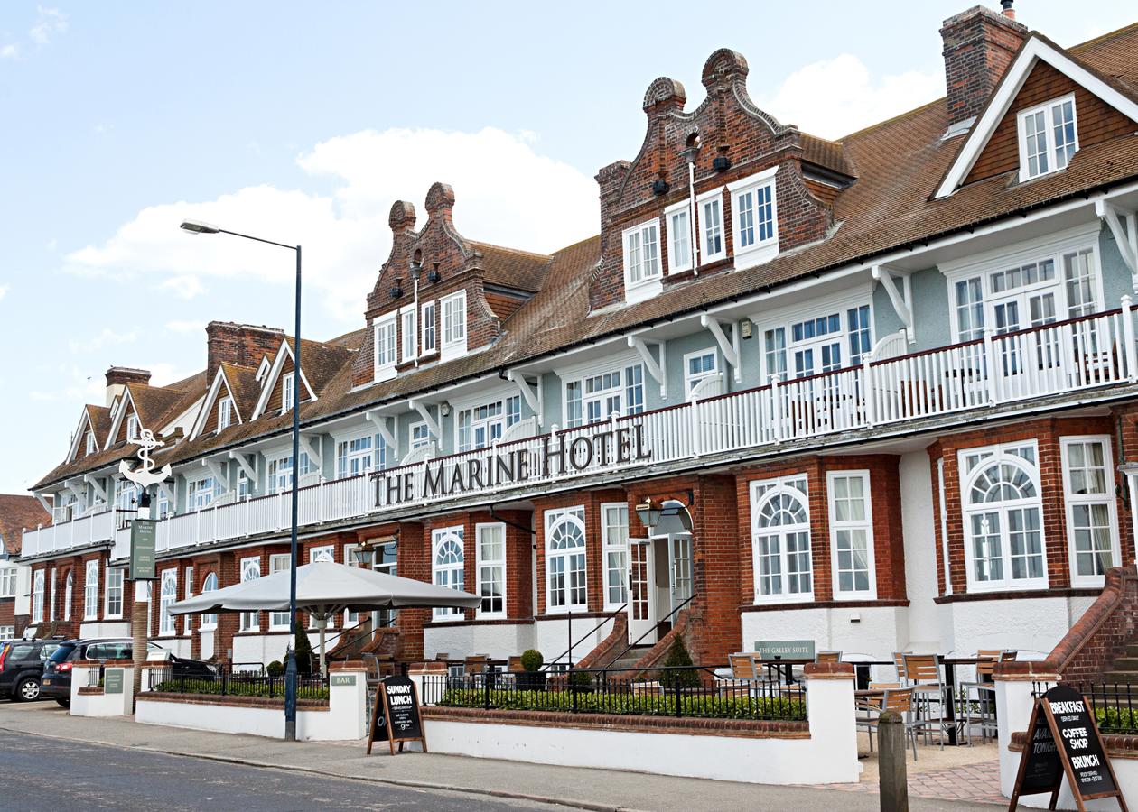 Marine Hotel
