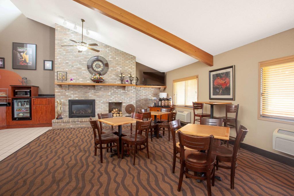 AmericInn by Wyndham Albert Lea