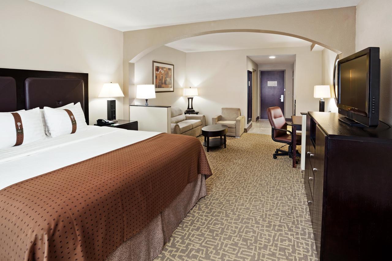 Holiday Inn Hotel & Suites Beaufort at Highway 21
