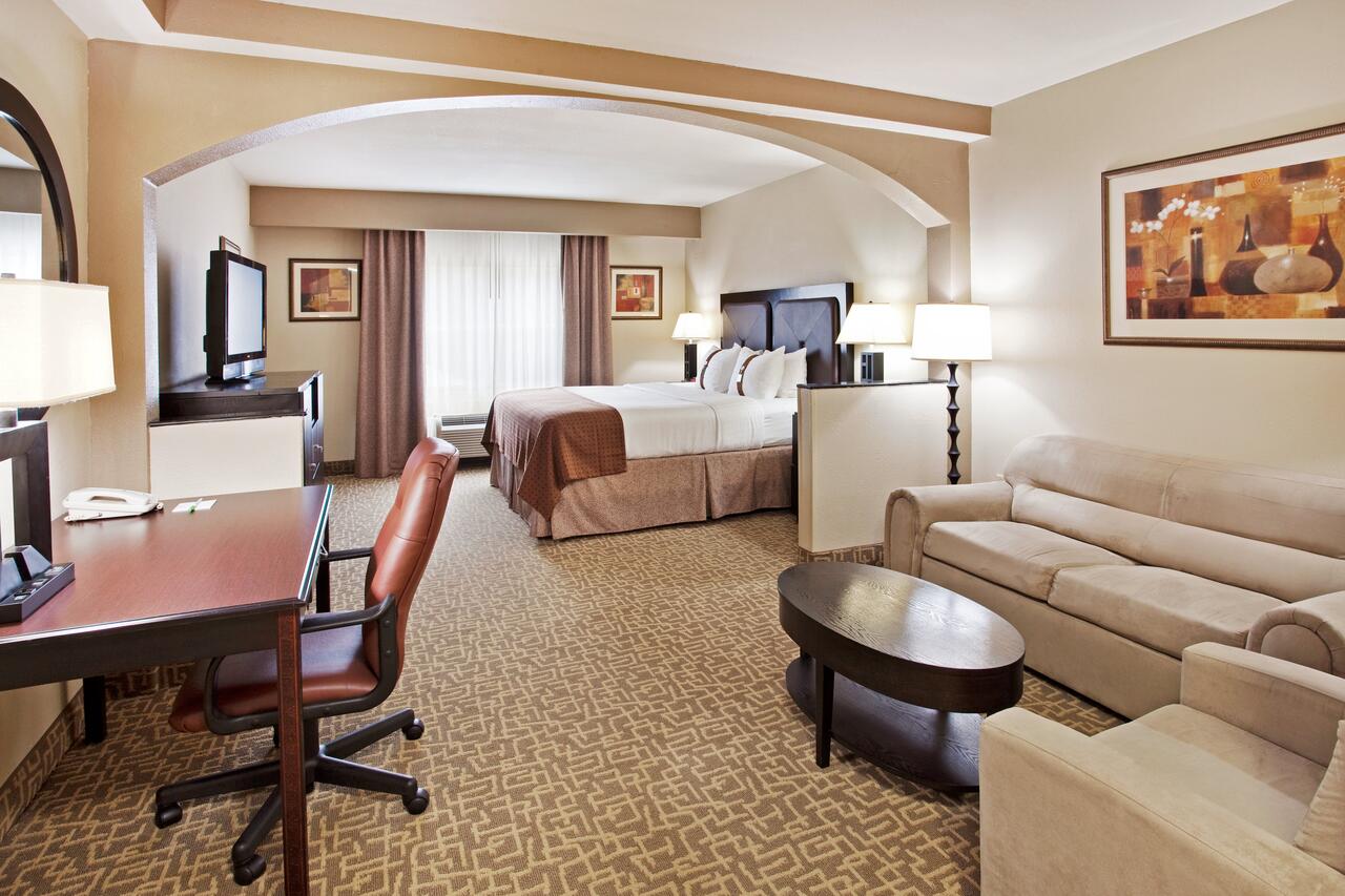 Holiday Inn Hotel & Suites Beaufort at Highway 21