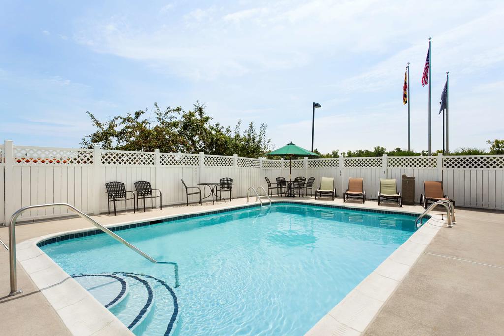 Country Inn & Suites by Radisson, Bel Air/Aberdeen, MD