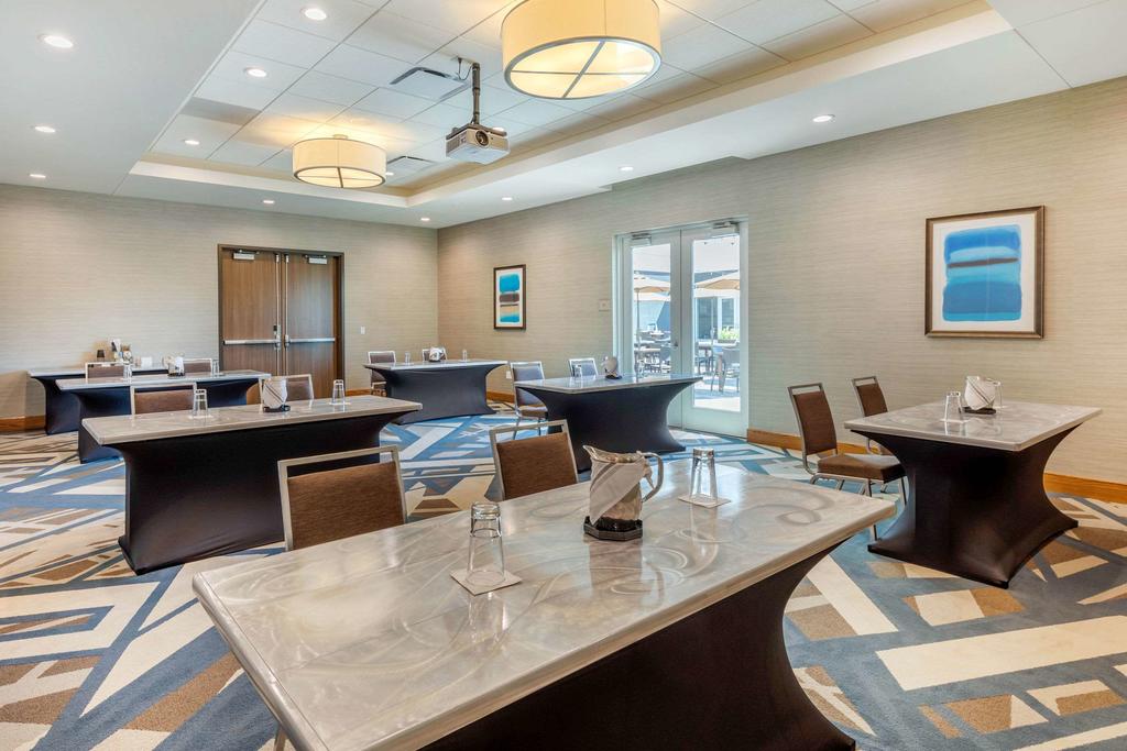 Cambria Hotel Bettendorf - Quad Cities