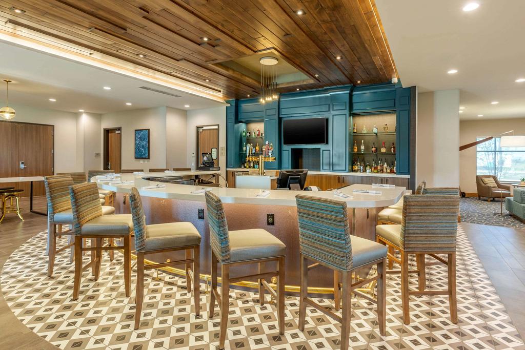 Cambria Hotel Bettendorf - Quad Cities