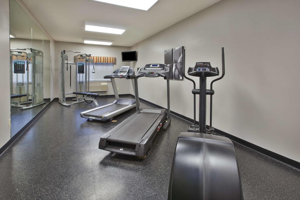 Country Inn & Suites by Radisson, Big Rapids, MI