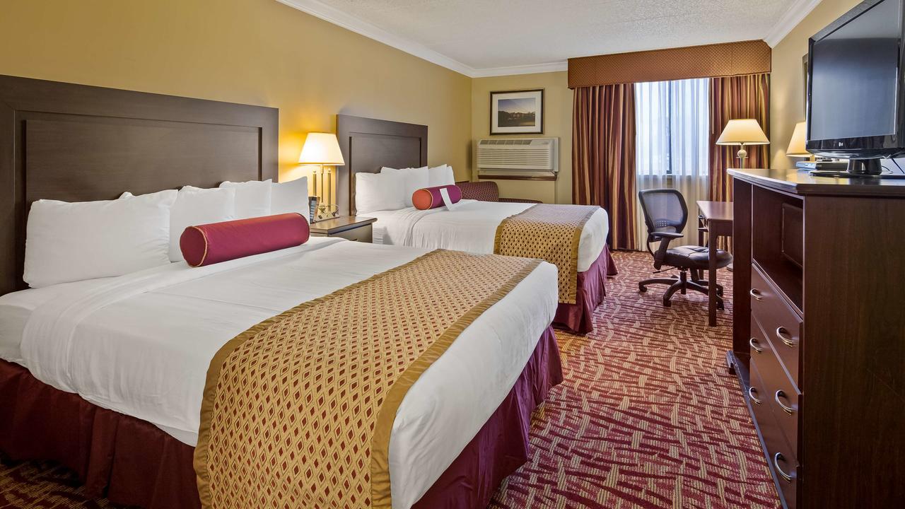 Best Western Plus Genetti Hotel & Conference Center