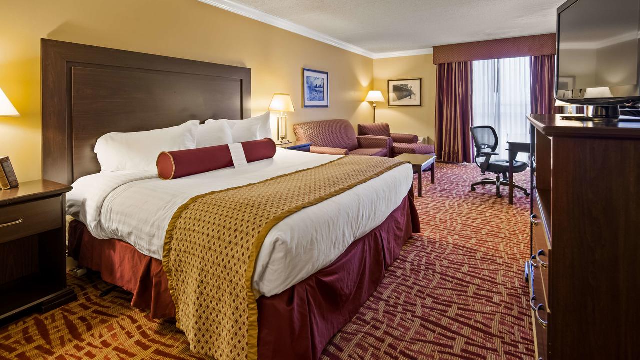 Best Western Plus Genetti Hotel & Conference Center
