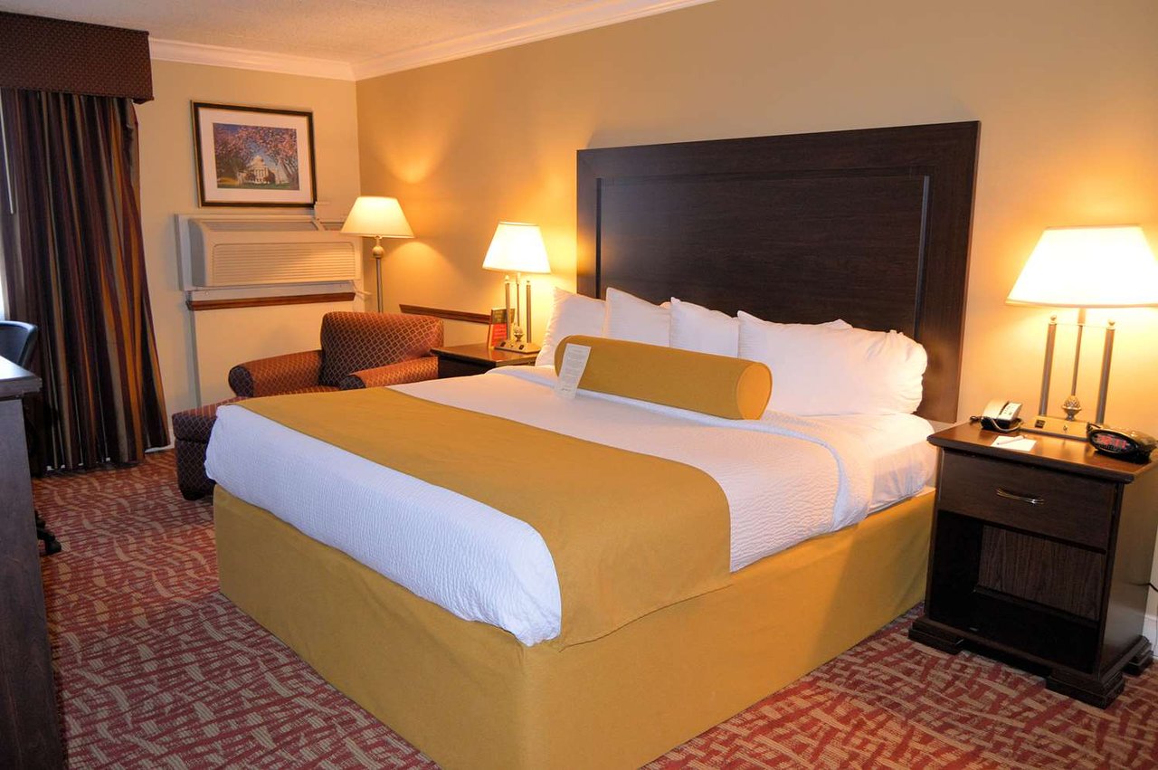 Best Western Plus Genetti Hotel & Conference Center