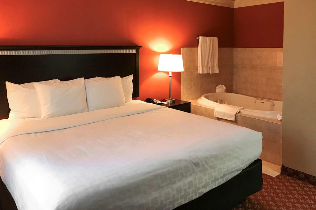 Clarion Hotel & Conference Center