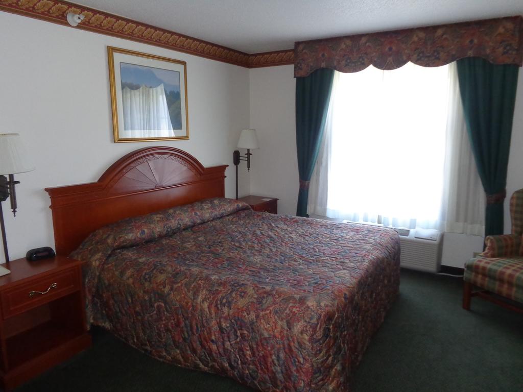 Country Inn & Suites by Radisson, Prairie du Chien, WI