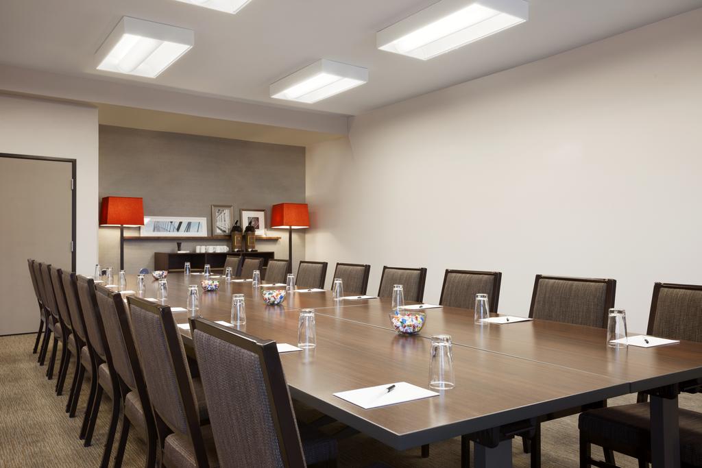 Country Inn & Suites by Radisson, Roseville, MN