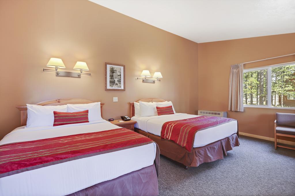 Headwater's Lodge & Cabins at Flagg Ranch