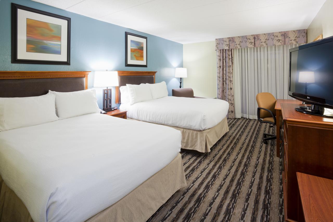 Holiday Inn Hotel & Suites - St. Cloud